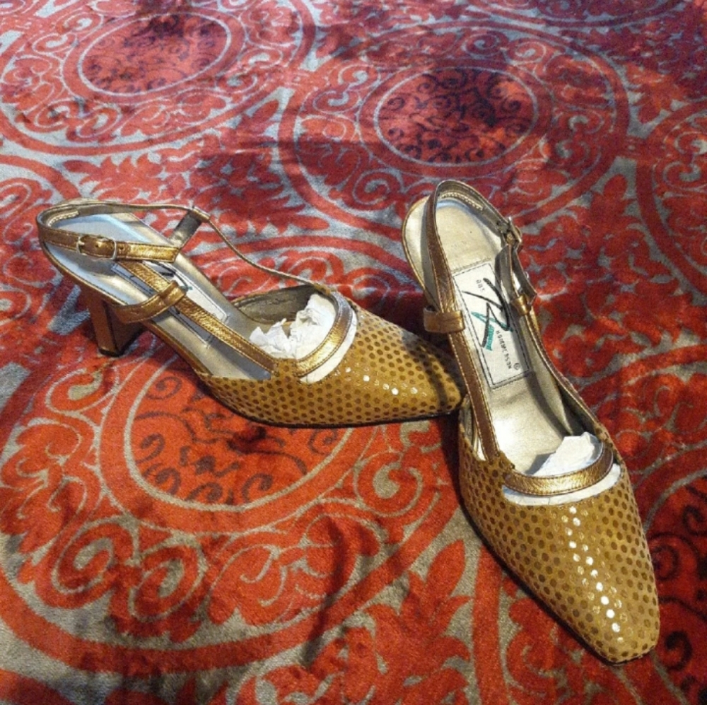 Dallas camel/gold dot sling heels